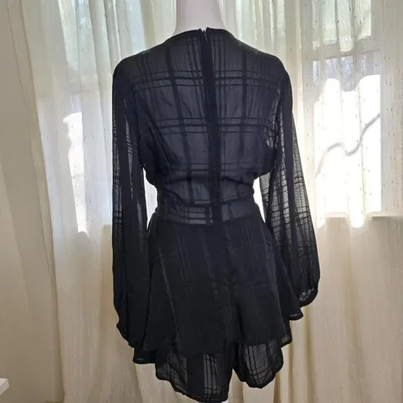 Black long sleeve Romper - Picture 10 of 13